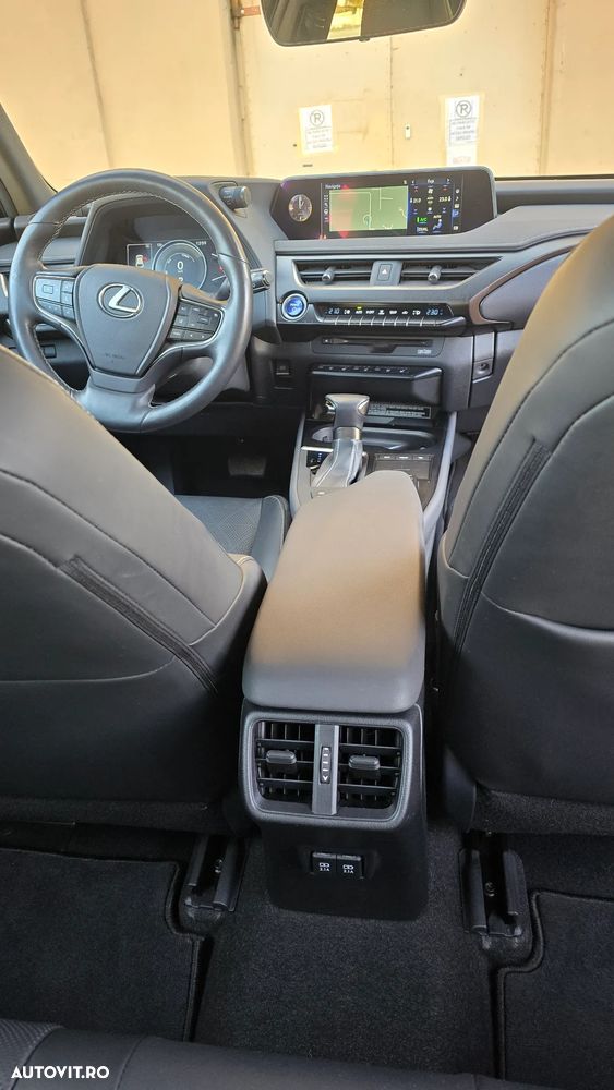 Lexus UX 250h 2.0L HEV 20H- (178 HP) 4X4 CVT Luxury - 25