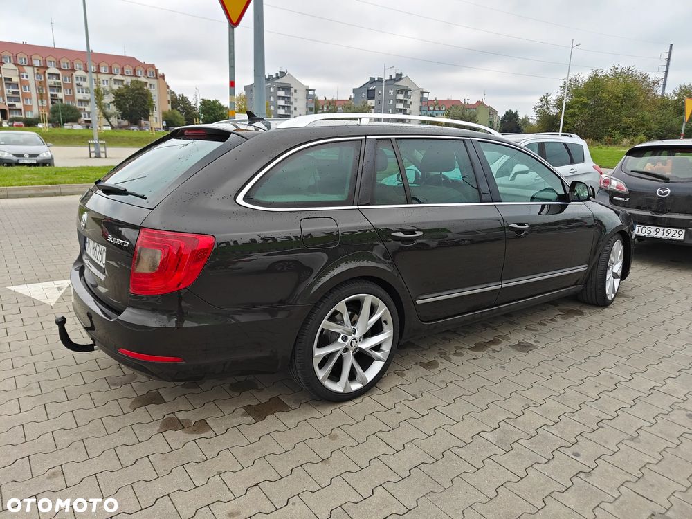 Skoda Superb 2.0 TDI Elegance DSG - 14