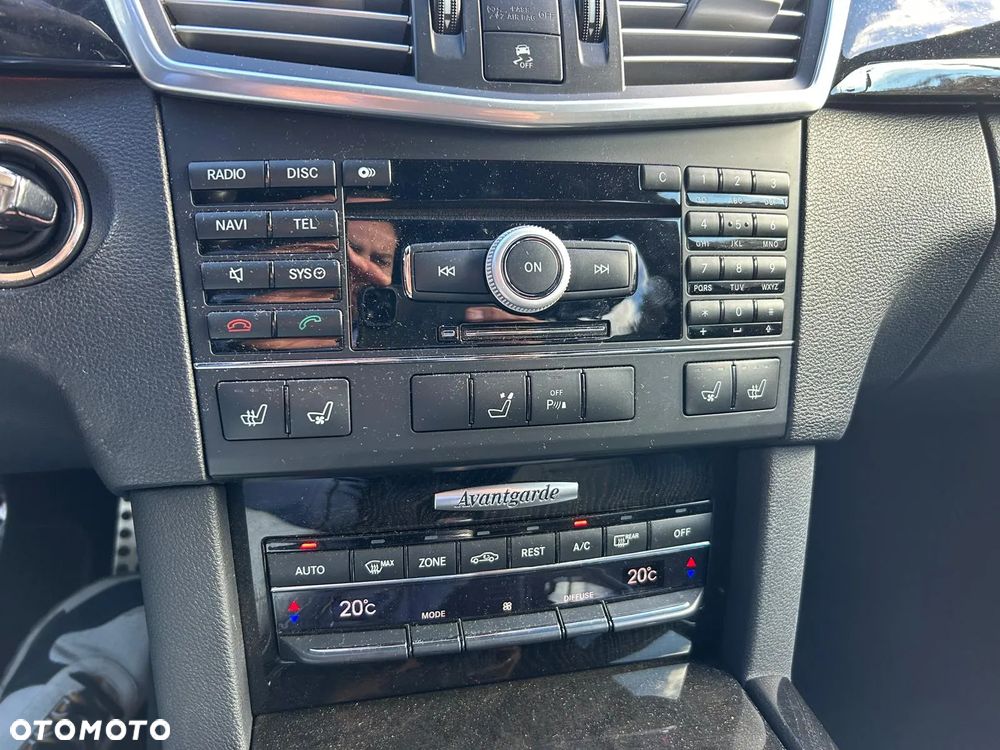 Mercedes-Benz Klasa E 350 CDI BlueEff Avantgarde - 33