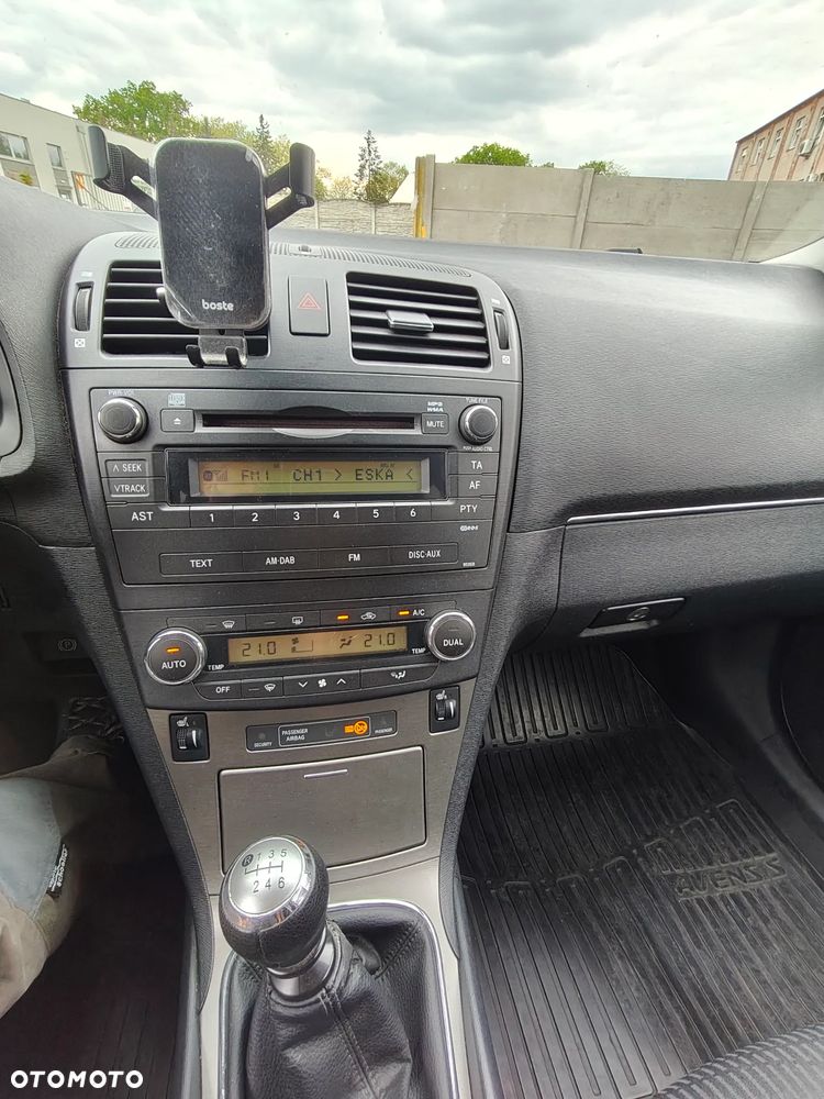 Toyota Avensis 2.0 Sol plus - 19