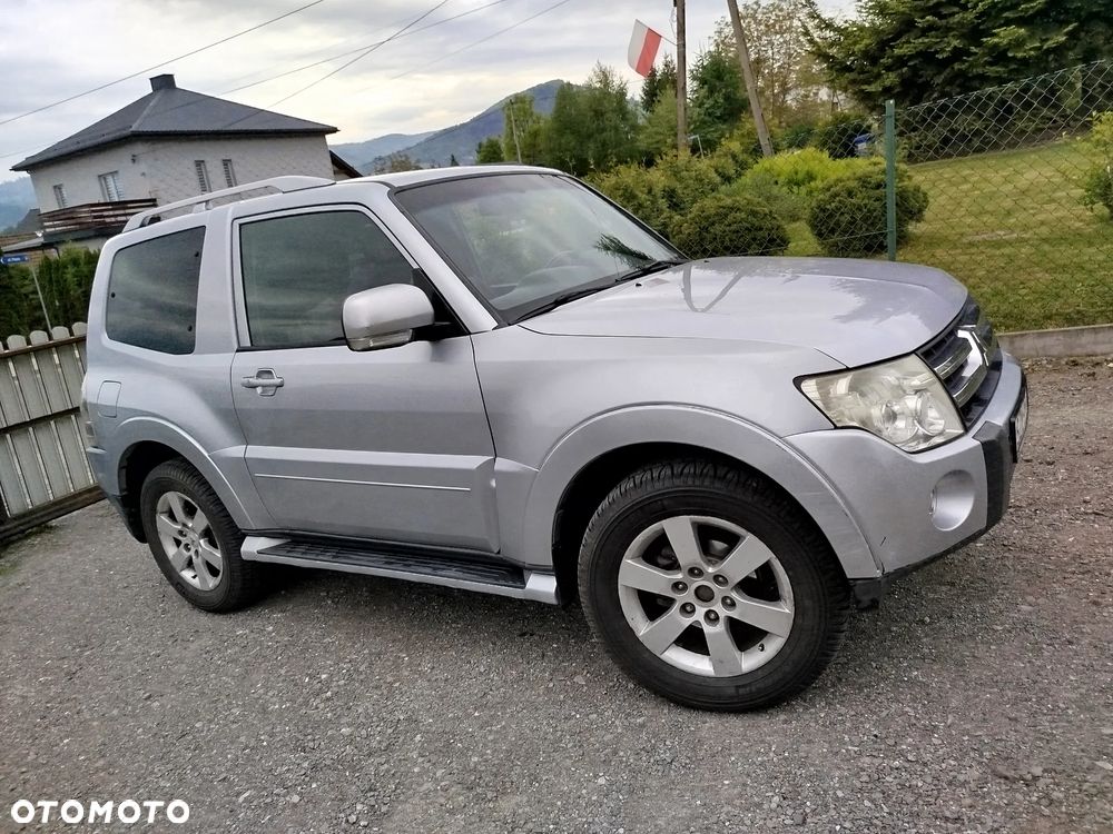 Mitsubishi Pajero - 10