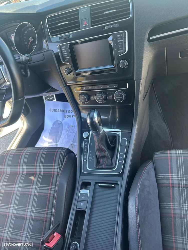 VW Golf 2.0 TSi GTi DSG Performance - 8