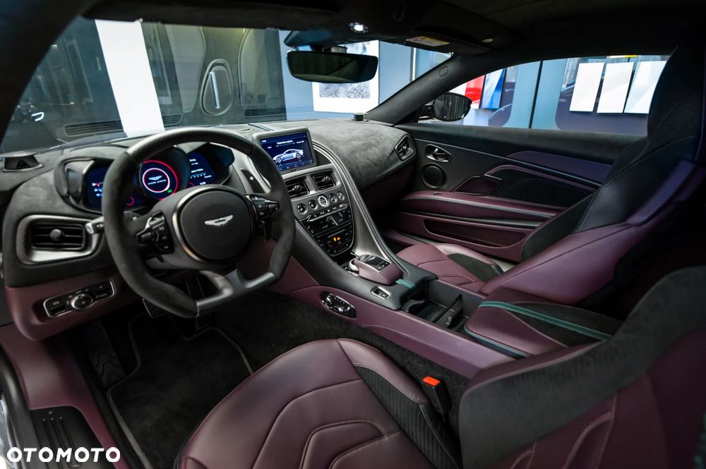 Aston Martin DBS - 29