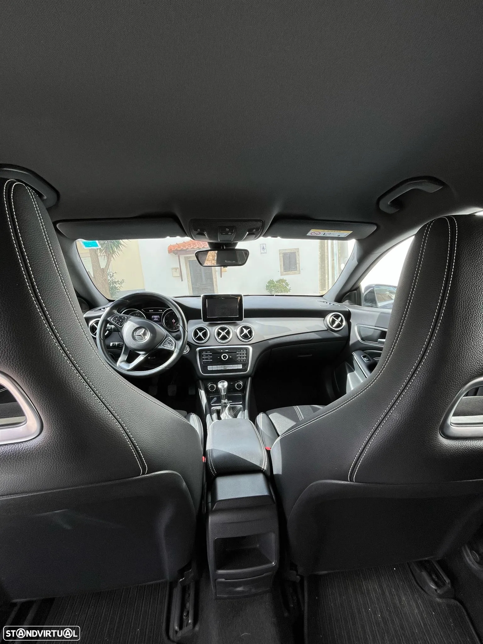 Mercedes-Benz CLA 180 d Shooting Brake - 10