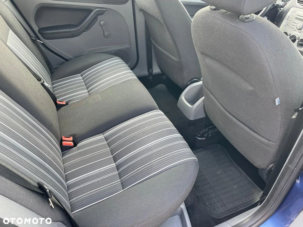 Ford Focus 1.6 16V Fun X - 21