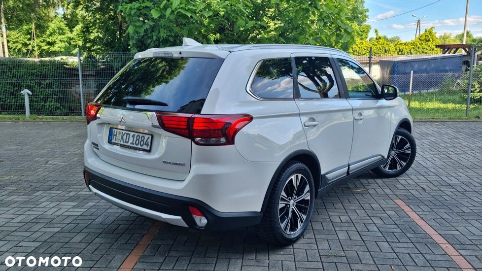 Mitsubishi Outlander 2.0 2WD Diamant Edition - 3