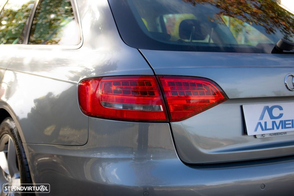 Audi A4 Avant 2.0 TDI Advance - 33