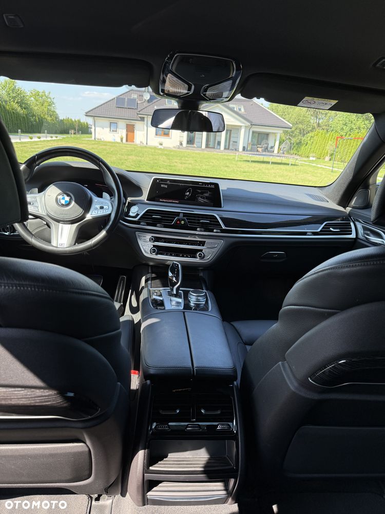 BMW Seria 7 730d xDrive mHEV sport - 16
