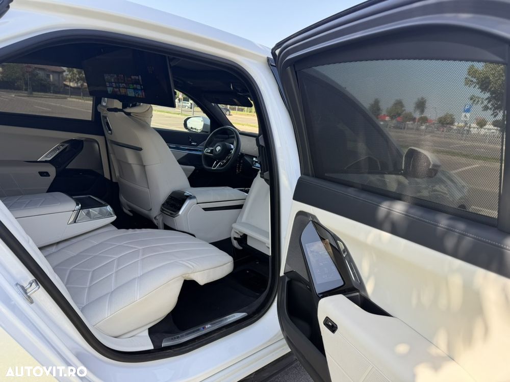 BMW Seria 7 740d xDrive MHEV - 13