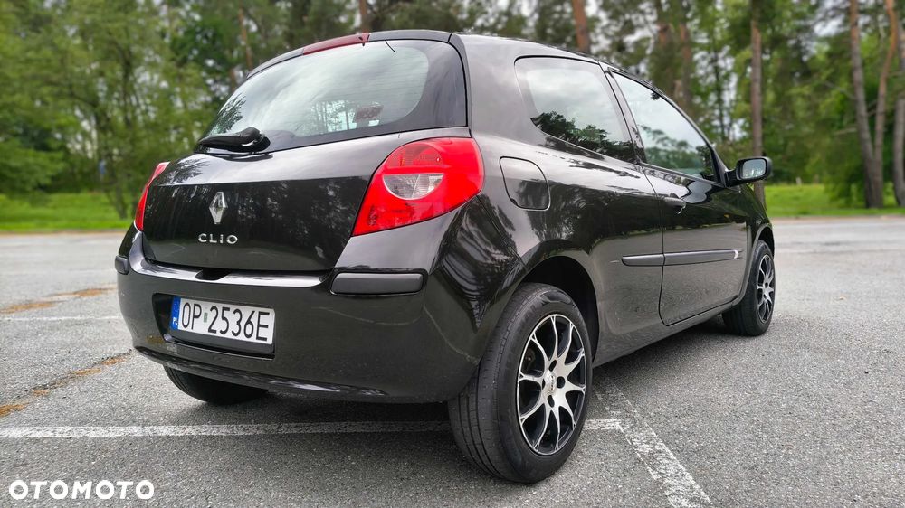 Renault Clio - 13