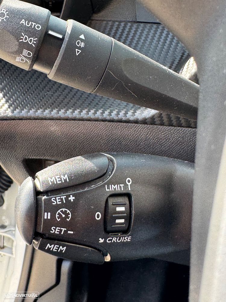 Peugeot 208 1.2 PureTech Active - 15