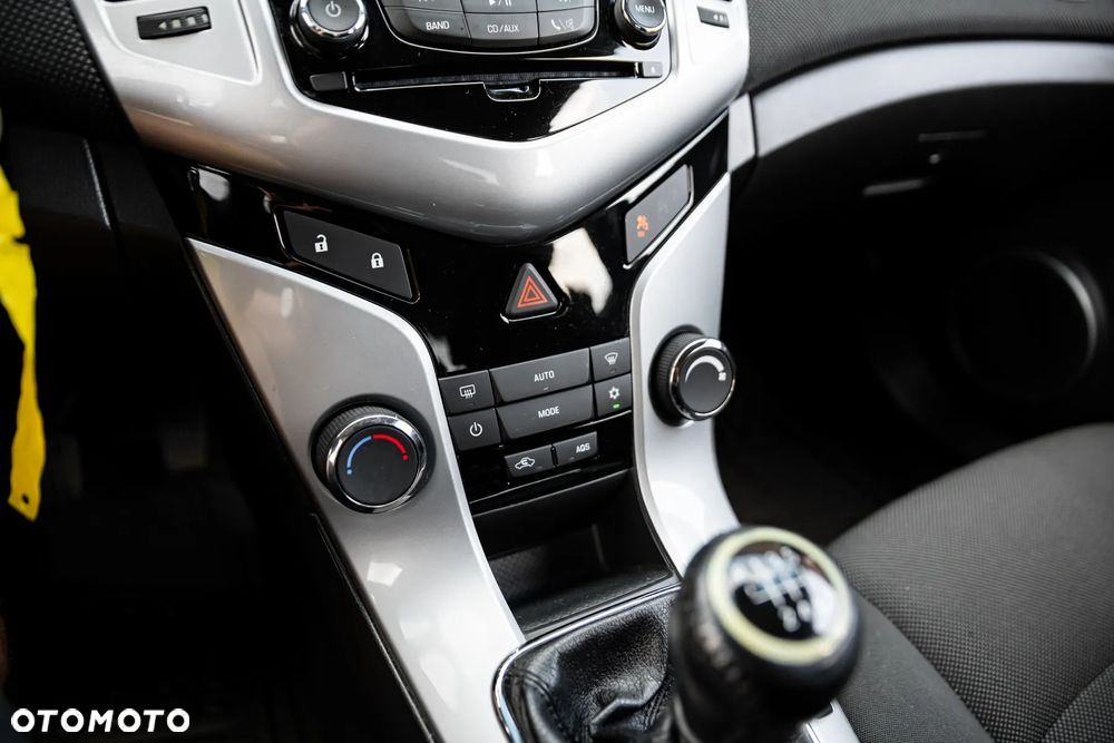 Chevrolet Cruze - 35