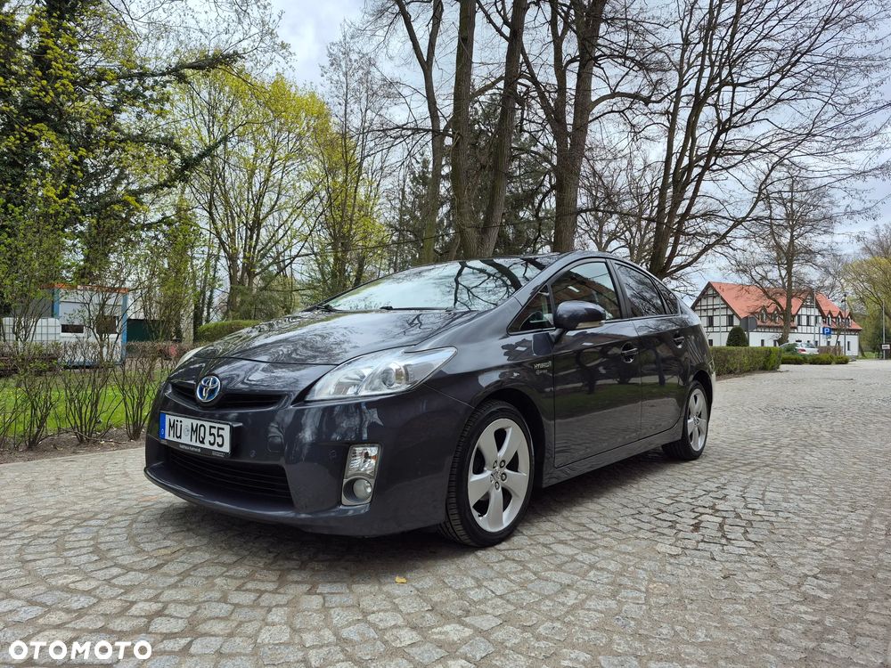 Toyota Prius (Hybrid) Executive - 1