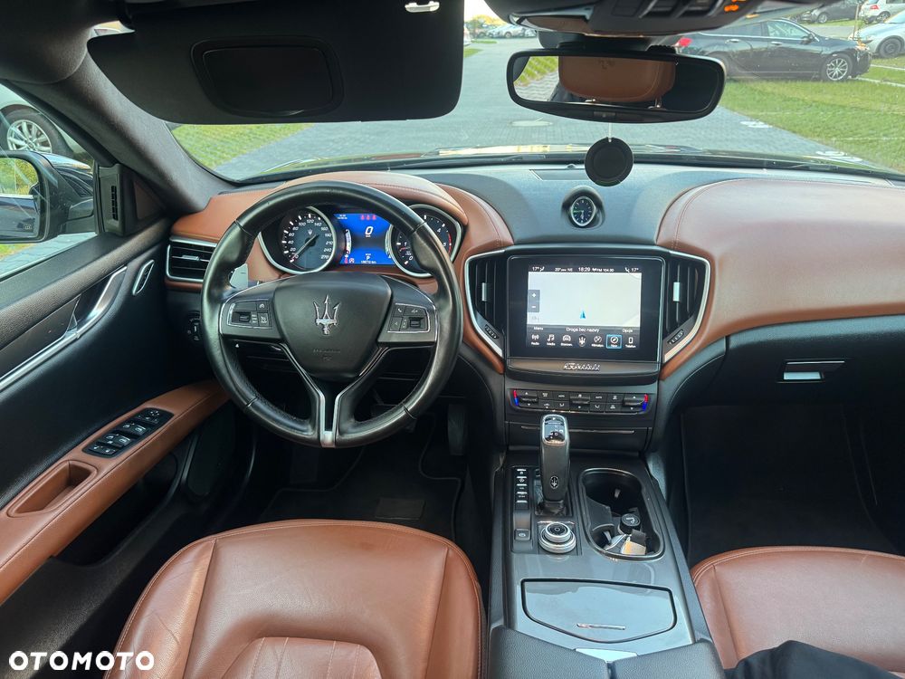 Maserati Ghibli GranLusso - 20