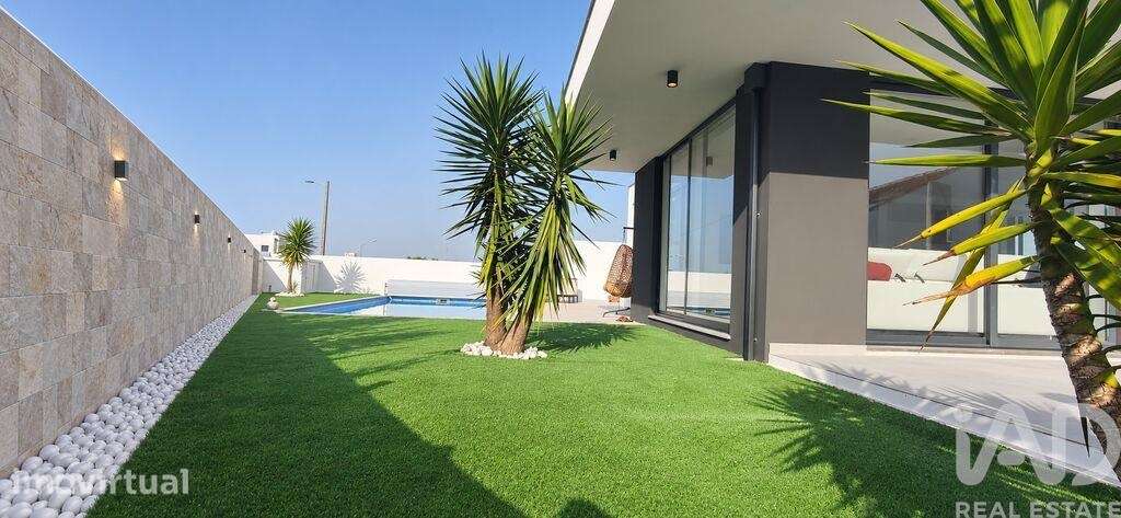 Casa / Villa T4 em Tornada e Salir do Porto de 190,00 m2 - Grande imagem: 4/30