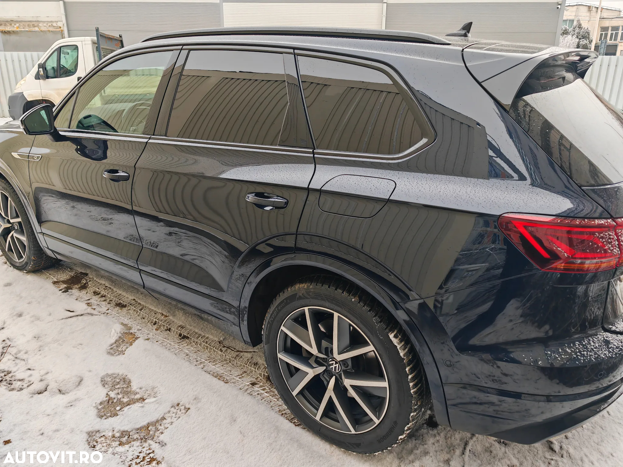 Volkswagen Touareg V6 TSI R-Style - 3