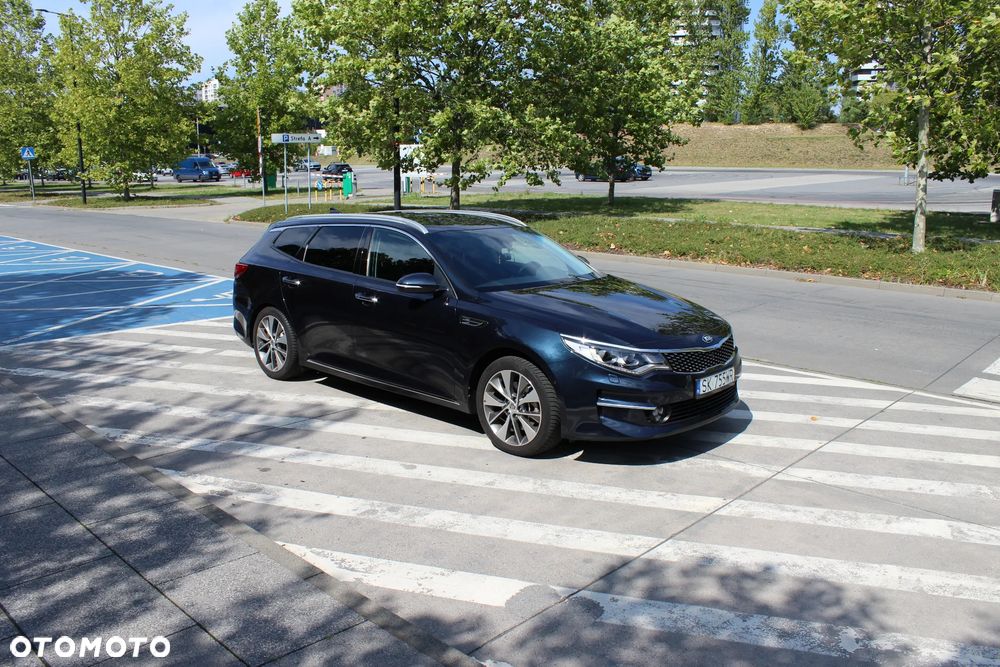 Kia Optima 2.0 L - 10