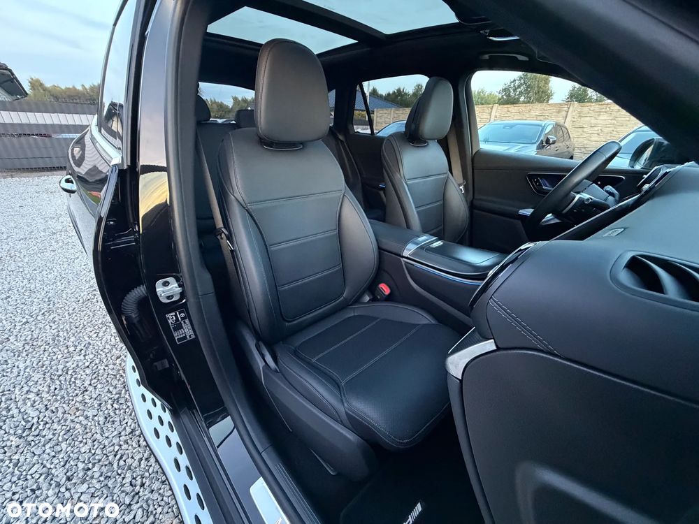 Mercedes-Benz GLC 400 e 4Matic 9G-TRONIC AMG Line Advanced - 35