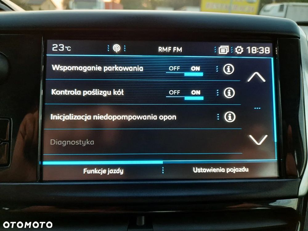 Peugeot 2008 PureTech 110 GPF Stop&Start EAT6 Style - 34