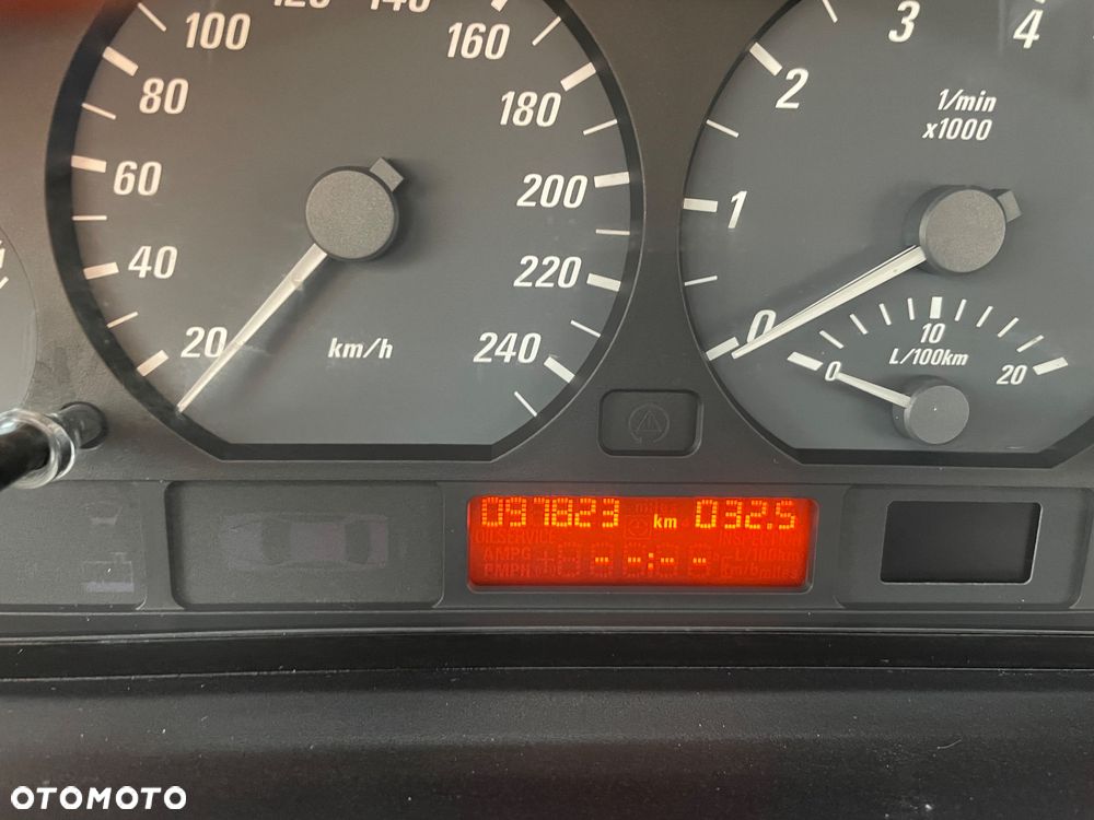 BMW Seria 3 - 24