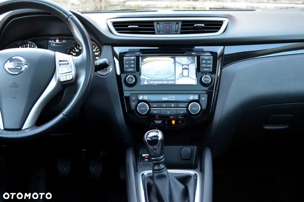 Nissan Qashqai 1.6 DIG-T N-Connecta - 24