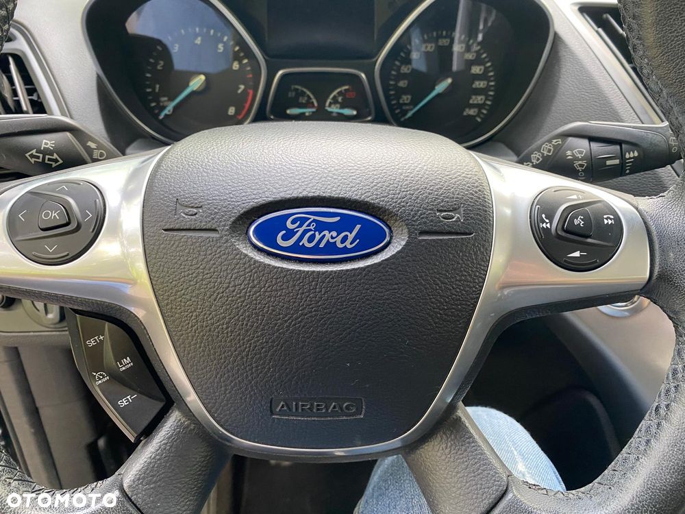 Ford Kuga 1.5 EcoBoost 2x4 Business Edition - 14