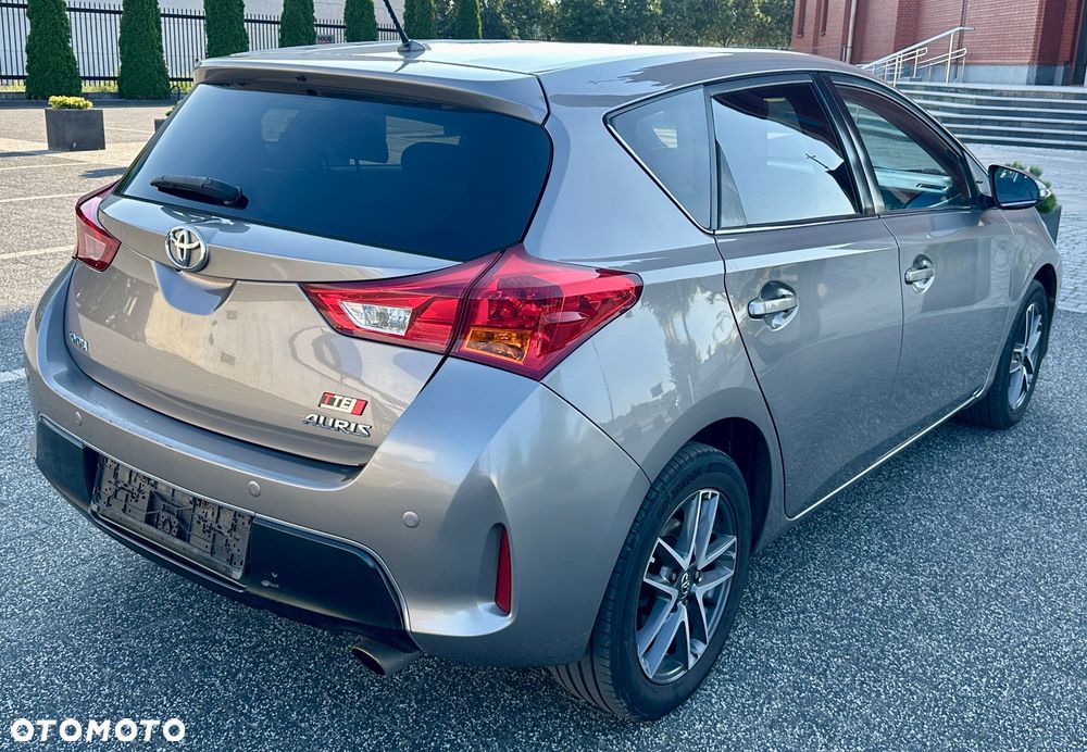 Toyota Auris 1.6 Prestige - 11