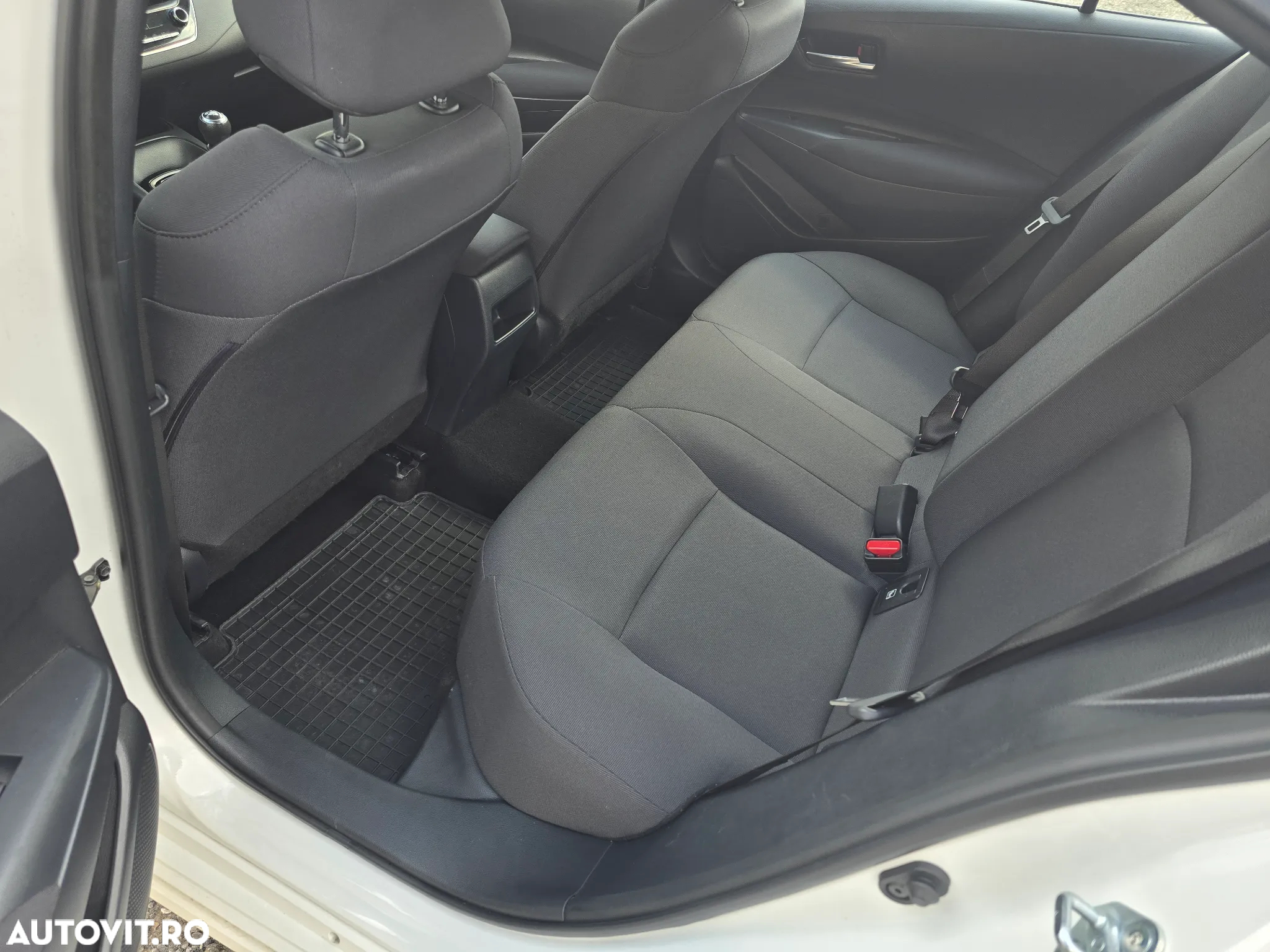 Toyota Corolla - 10