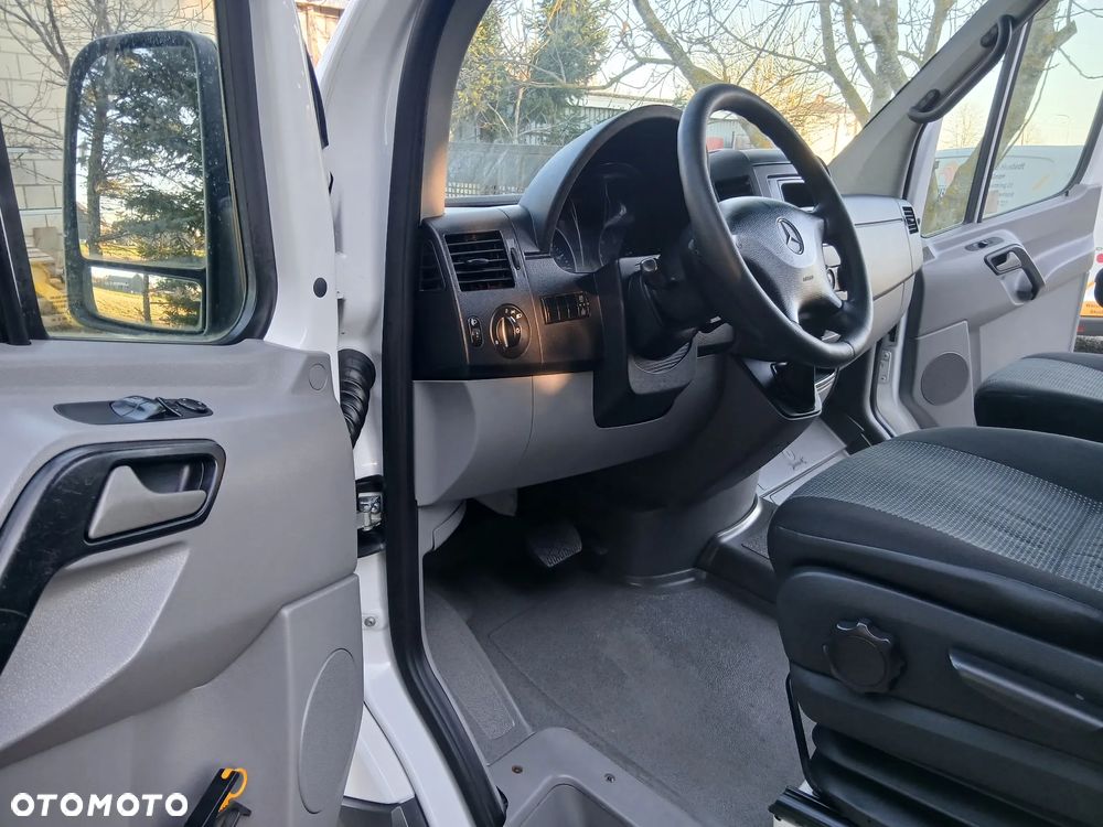 Mercedes-Benz Sprinter - 16