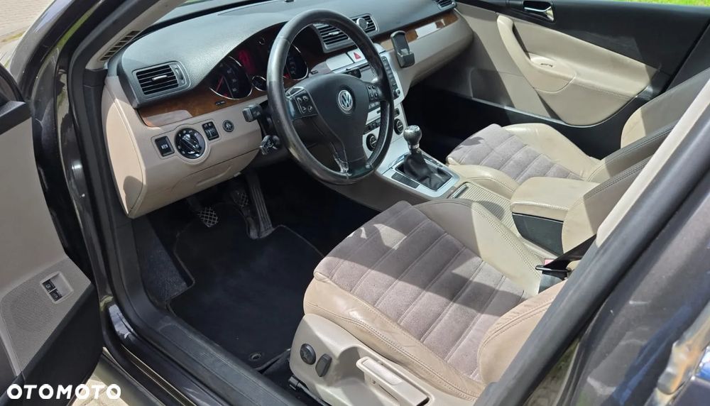 Volkswagen Passat 2.0 FSI Comfortline - 8