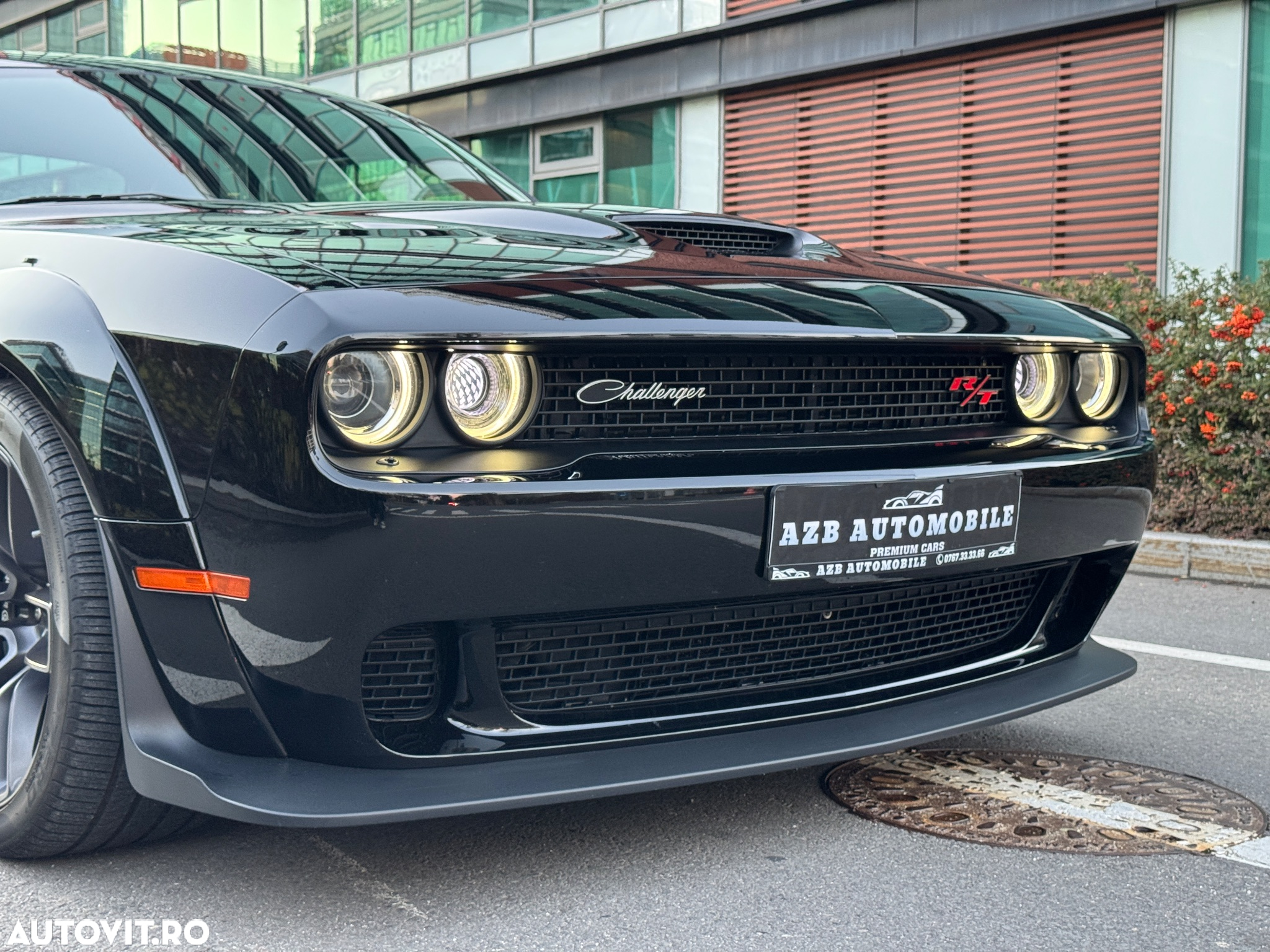 Dodge Challenger - 28