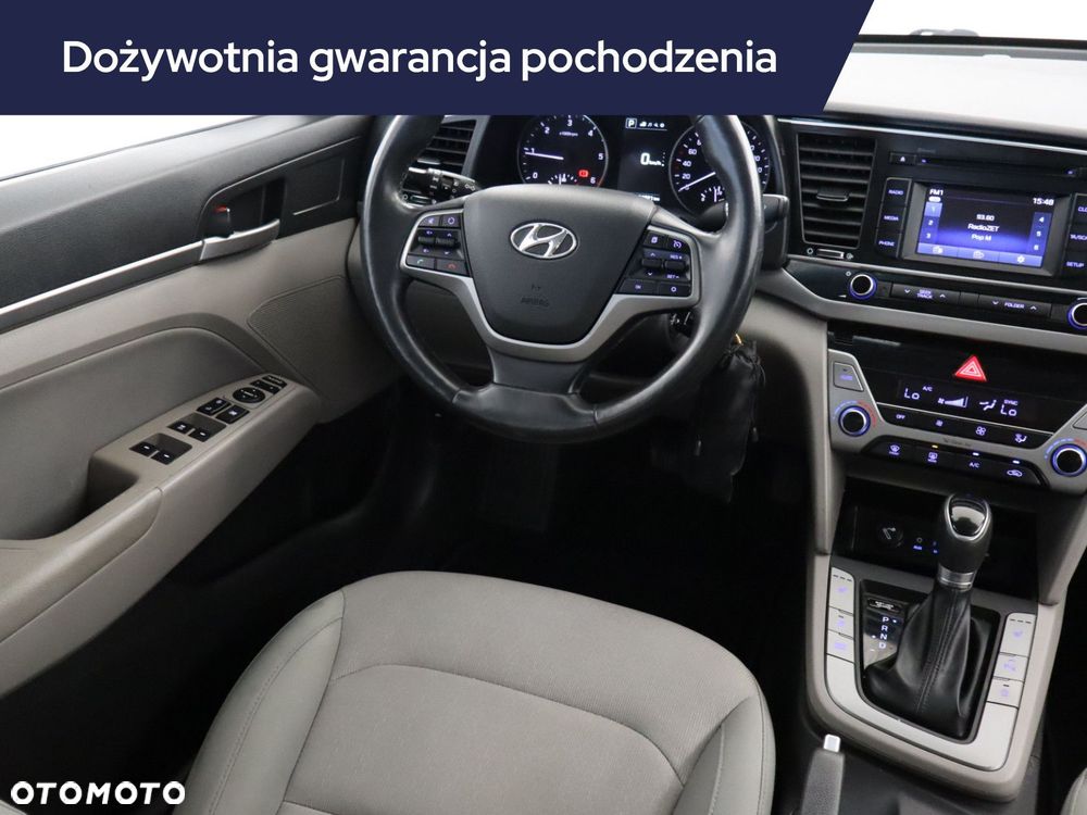 Hyundai Elantra - 9