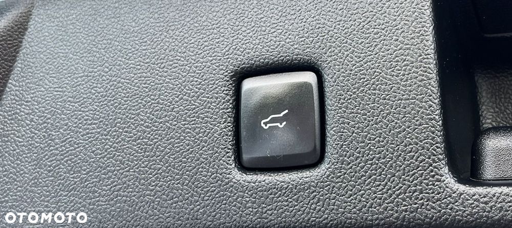 Ford Kuga 2.5 Duratec FHEV ST-LINE - 39