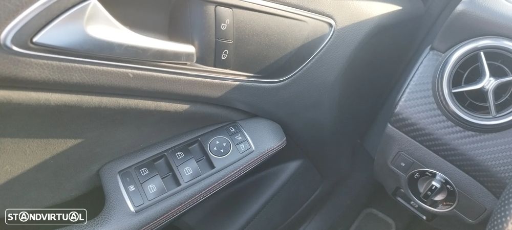 Mercedes-Benz A 180 CDI BE Edition AMG Line - 29