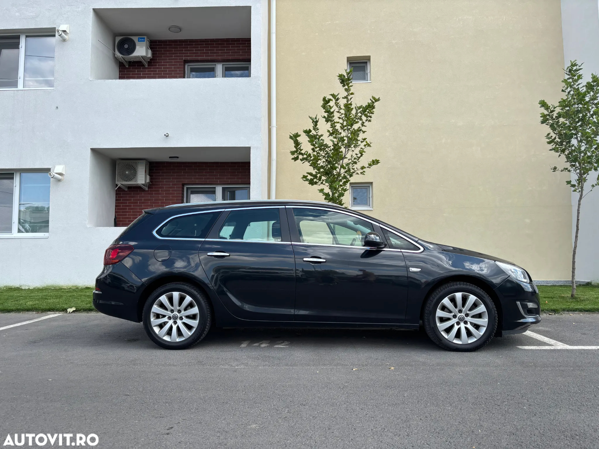 Opel Astra Sports Tourer 2.0 CDTI ECOTEC Sport Aut. - 4