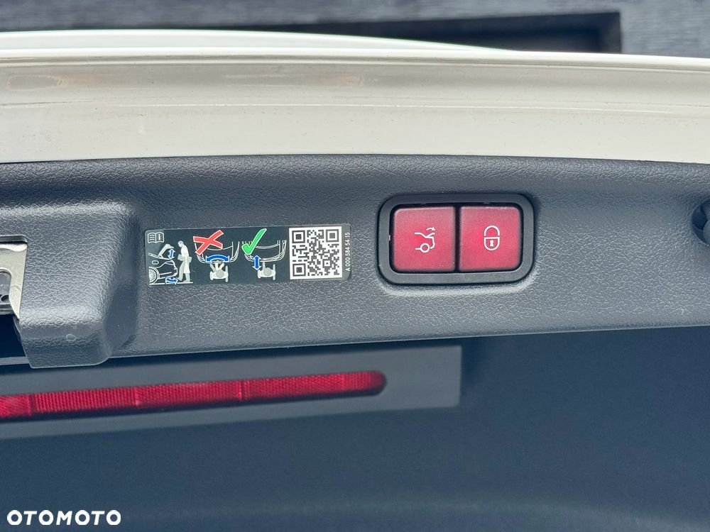 Mercedes-Benz Klasa C 220 d mHEV 4-Matic AMG - 29