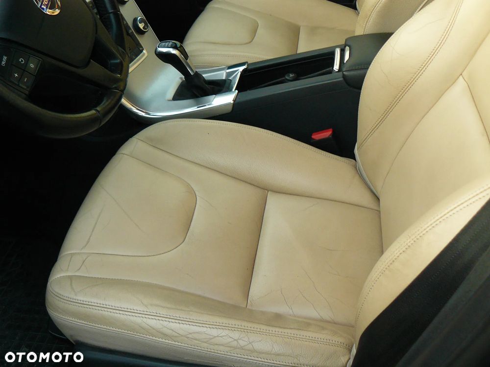 Volvo XC 60 D3 Momentum - 17