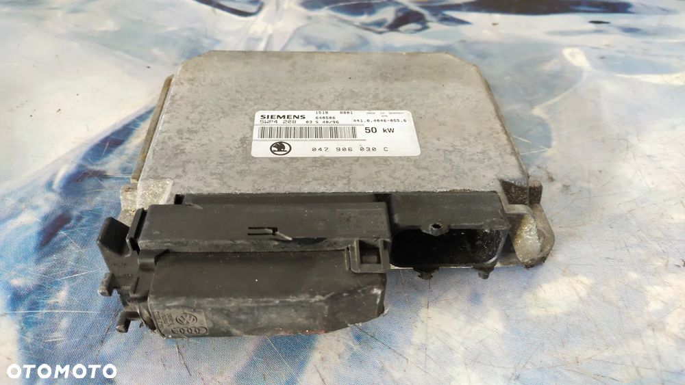 SIEMENS Komputer silnika ECU (jednostka sterująca silnika) - 1