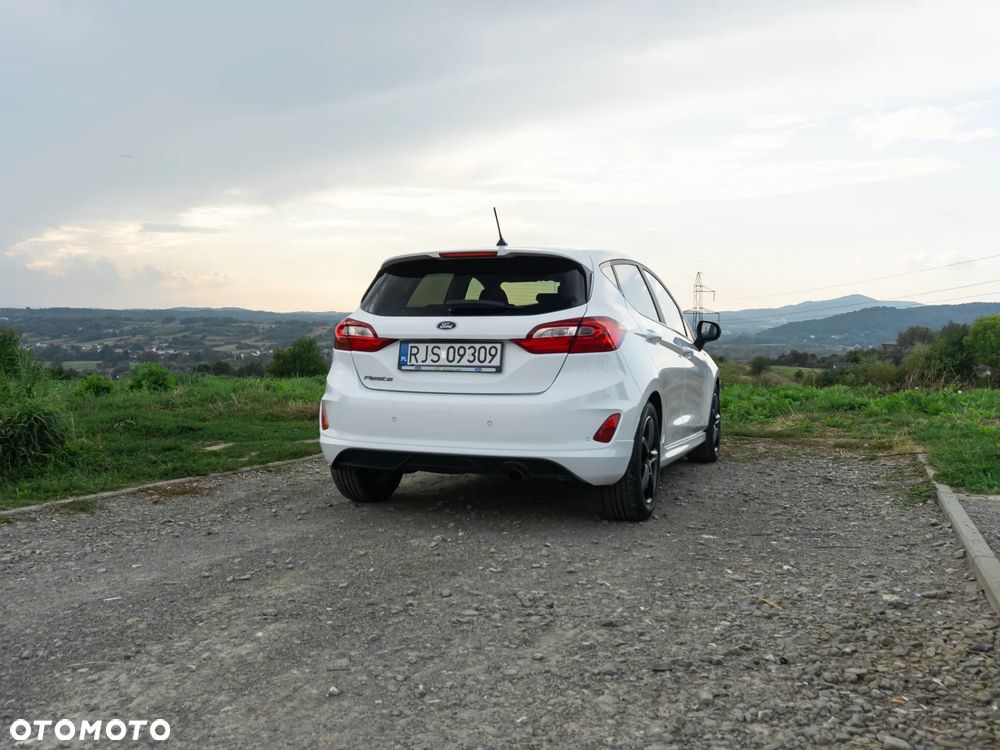 Ford Fiesta - 12