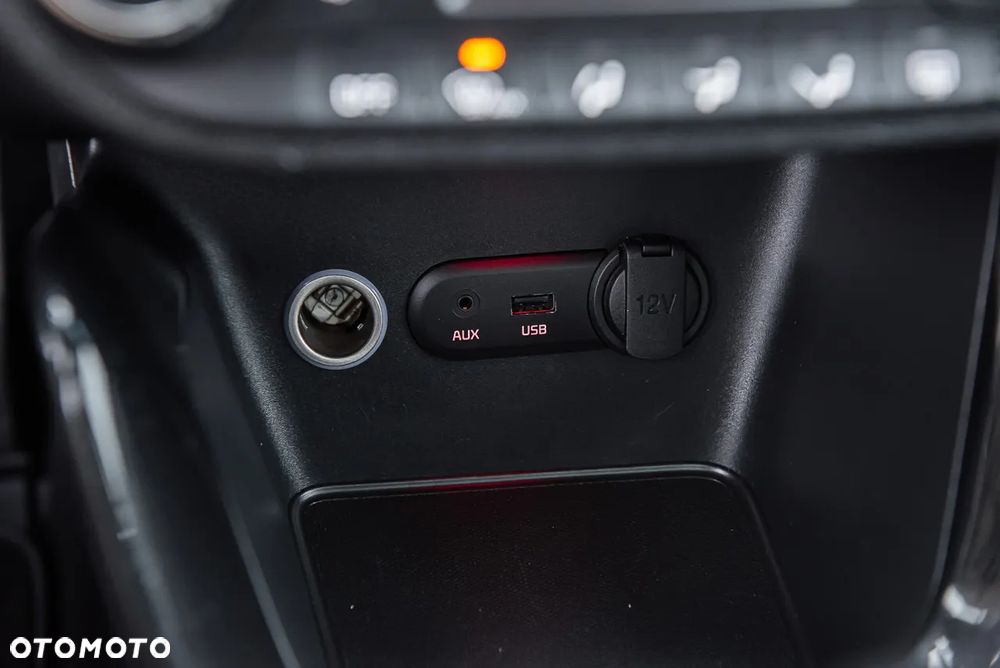 Kia Ceed 1.6 GDI DCT Platinum Edition - 24