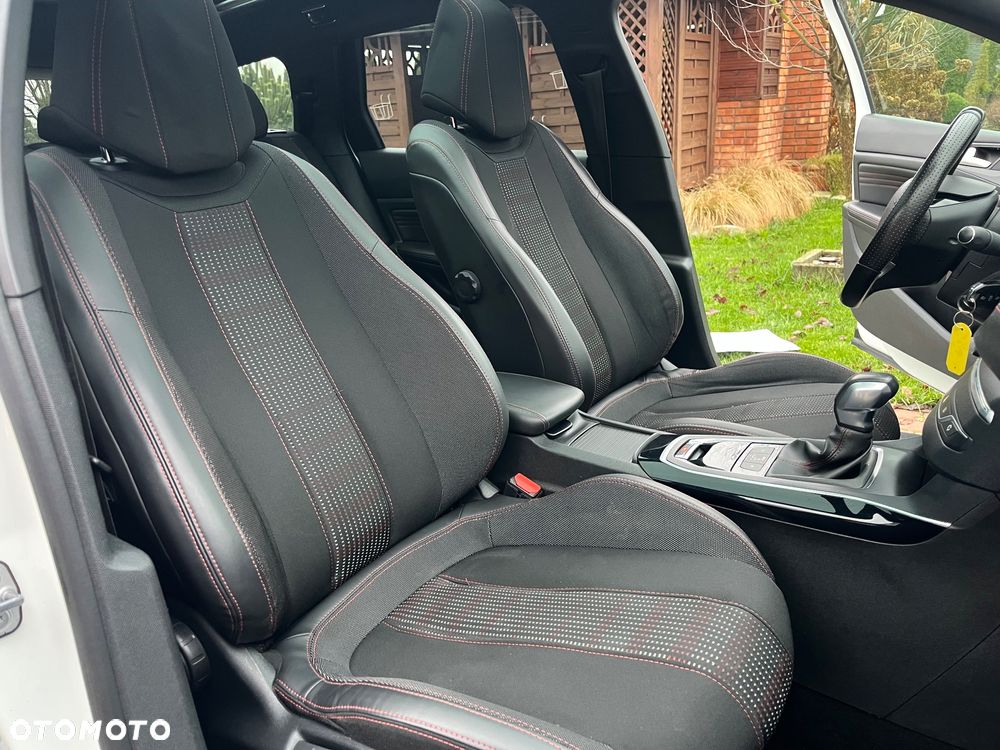 Peugeot 308 PureTech 130 GPF EAT8 Stop & Start Tech Edition - 26