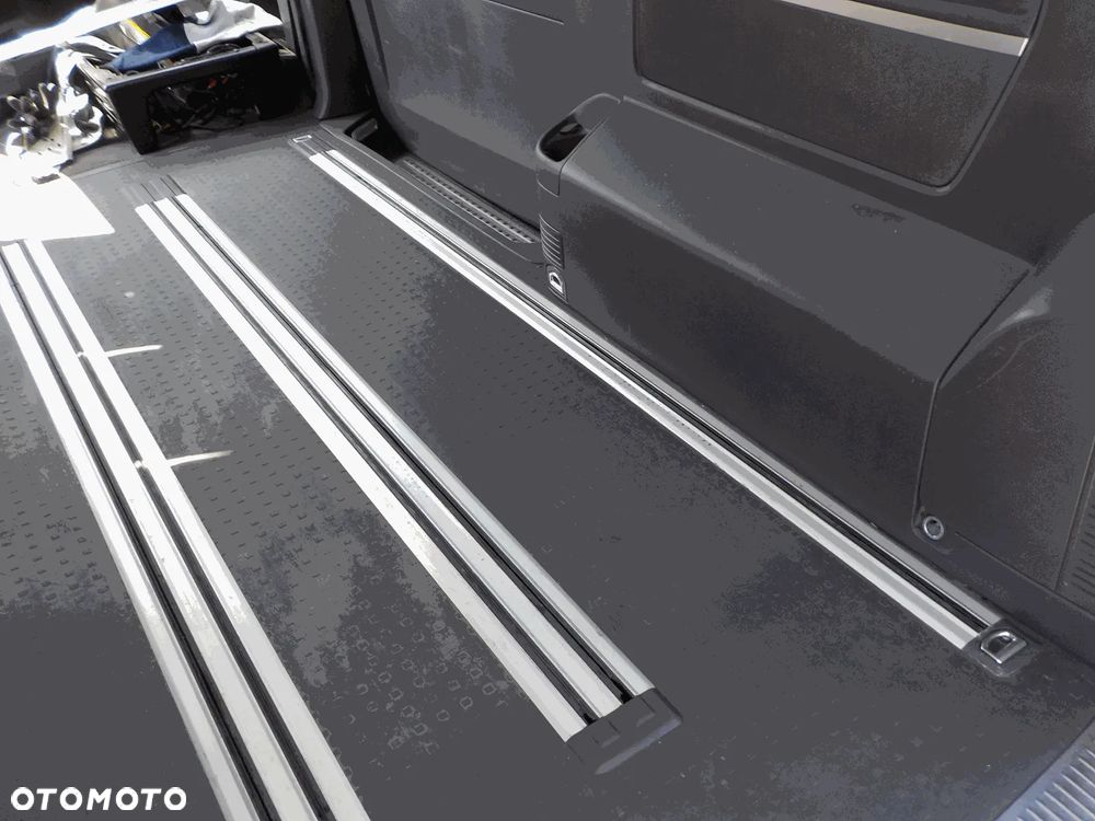 VW T5 T6 MULTIVAN PODŁOGA SZYNY WYKŁADZINA 2XDRZWI CZARNA - 3