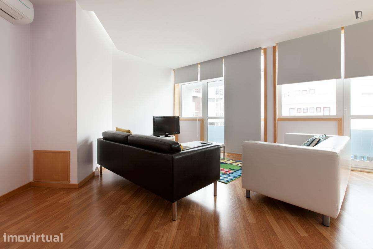 Apartamento com 3 quartos - localizado em Paranhos Porto - Grande imagem: 2/33