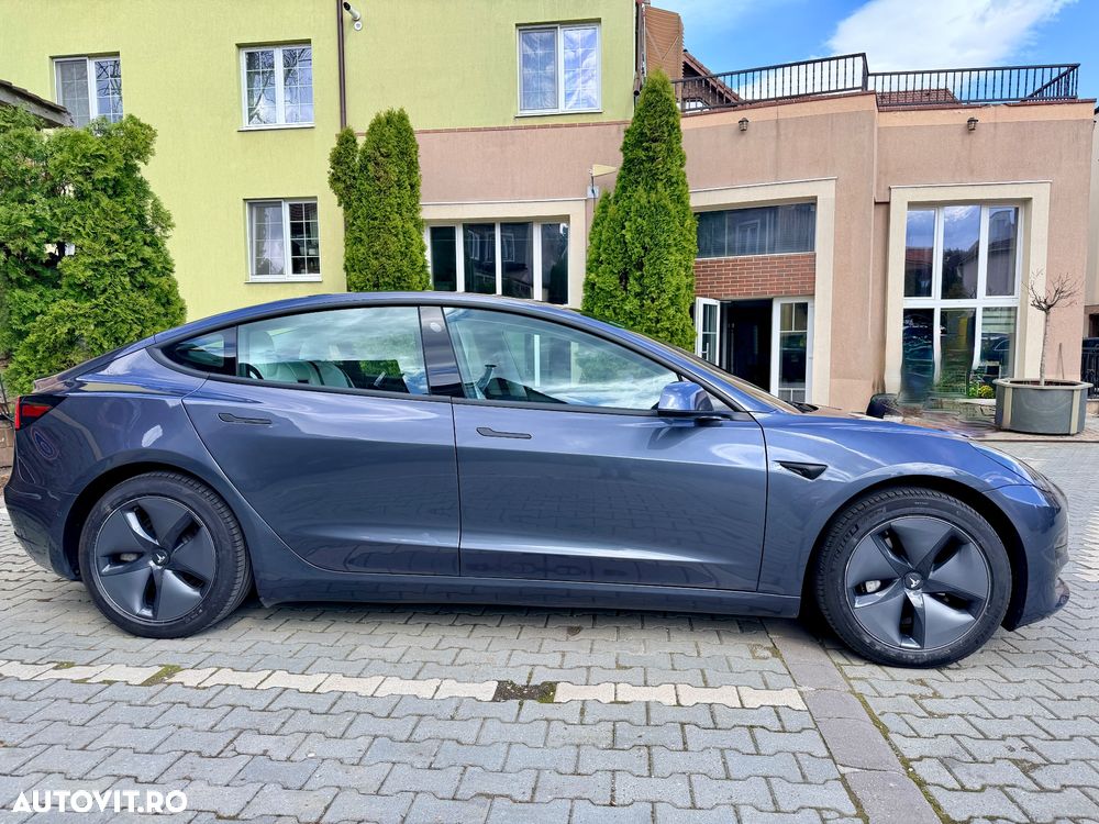 Tesla Model 3 Standard Reichweite Plus Hinterradantrieb - 3
