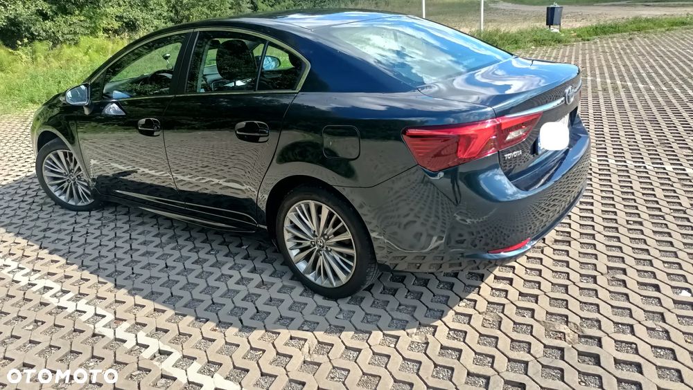 Toyota Avensis 2.0 D-4D Premium - 2
