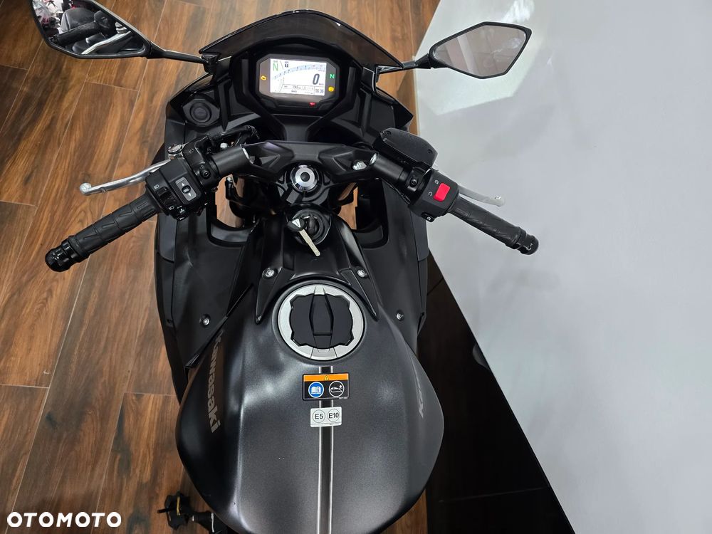 Kawasaki Ninja - 8