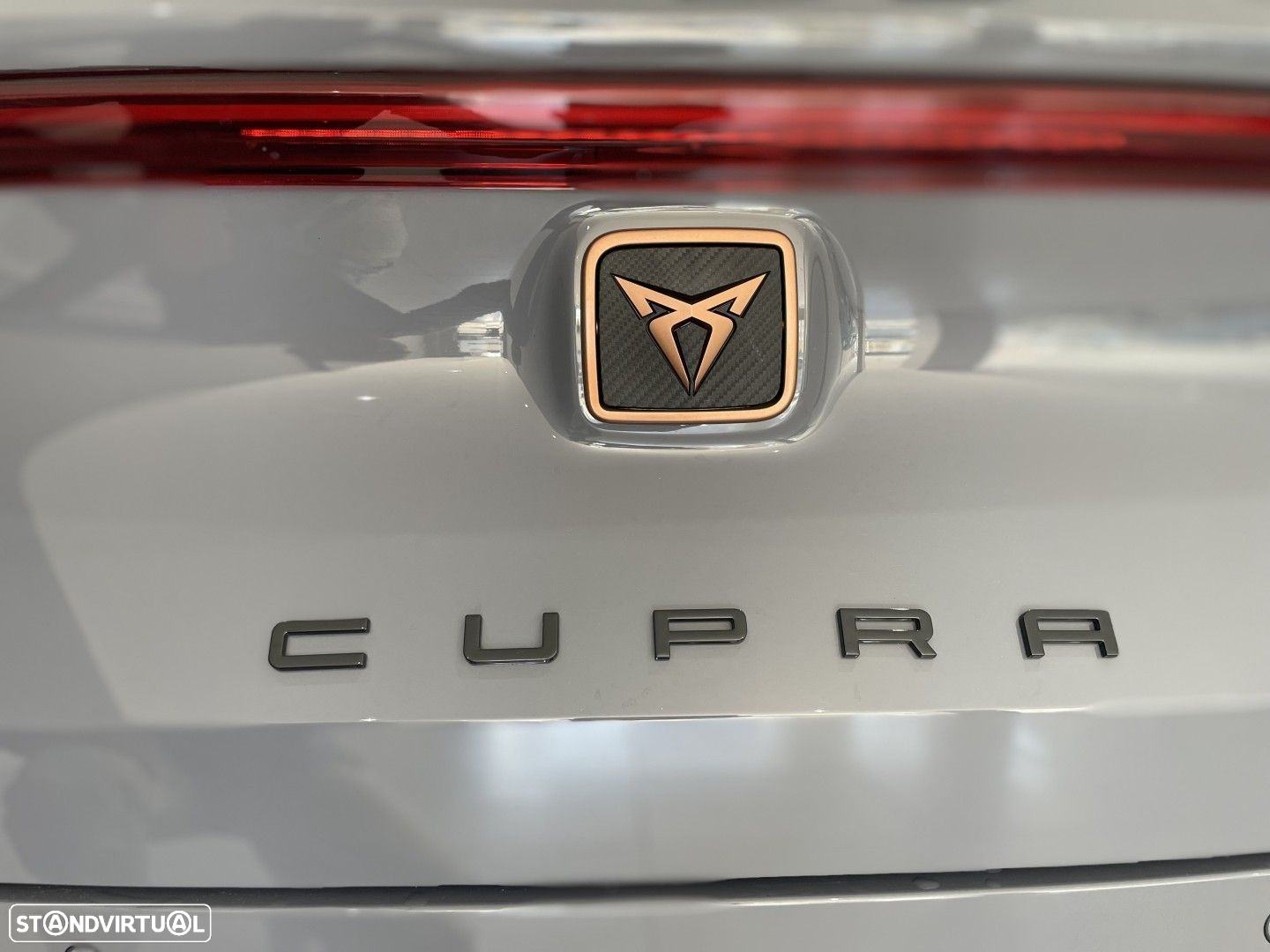 Cupra Leon ST 1.5 eTSI MID DSG - 18