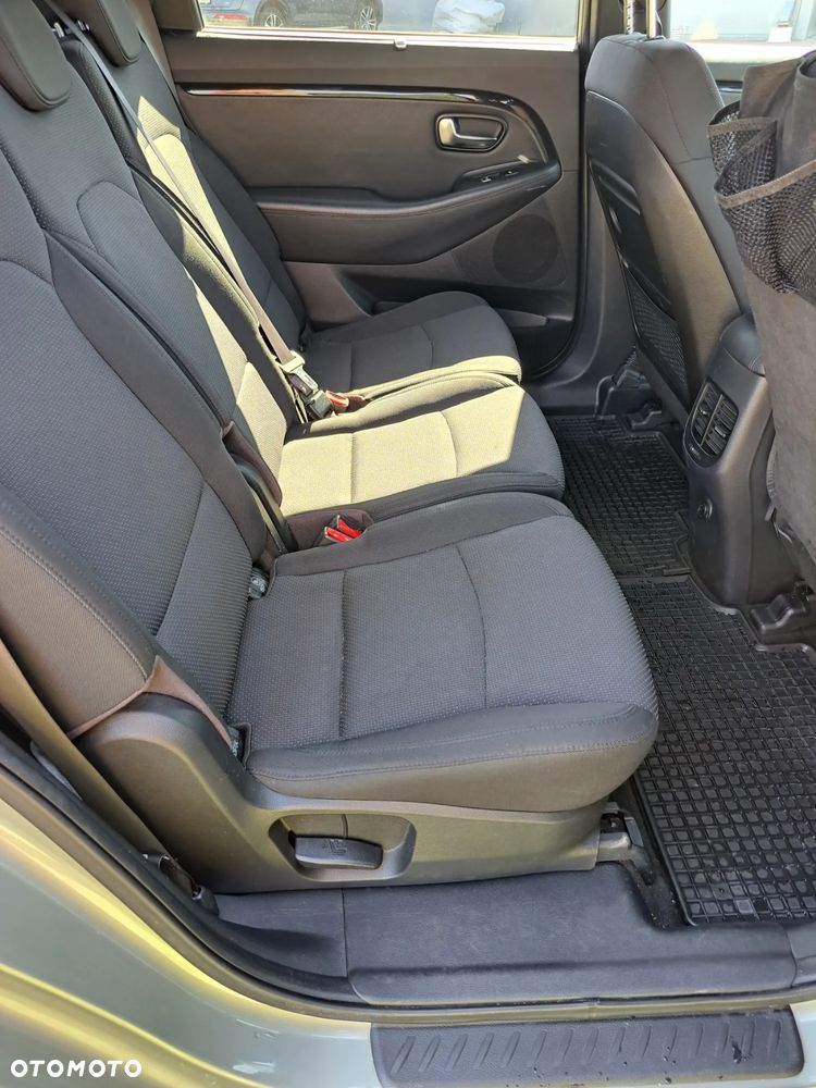 Kia Carens 1.7 CRDi L - 18