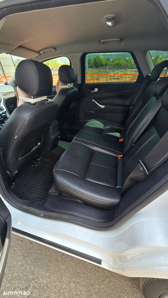 Ford Mondeo 2.0 TDCI Ghia - 8