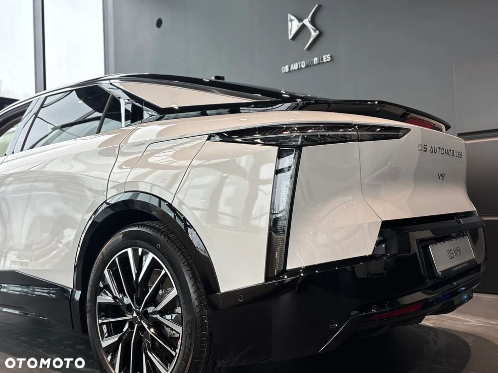 DS Automobiles N°8 - 6